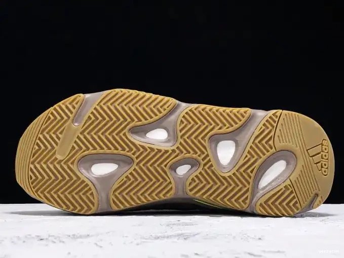 700 Adidas Yeezy EE9614 Boost Runner 